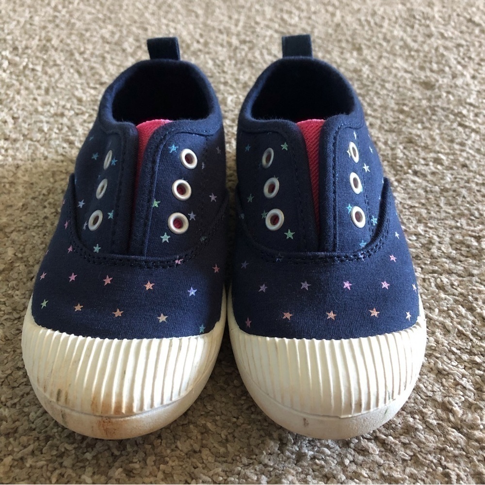 Cat and Jack blue star pull on sneakers in size 10